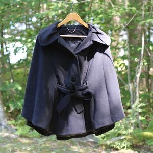 ELLEN TRACY cape coat